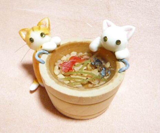 にゃんこのしっぽ○なかよしにゃんこときんぎょちゃん〇猫〇ミニチュアの画像1枚目
