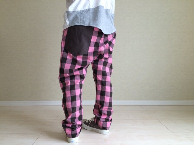 ピンクブロックチェックのゆるパンツ+009の画像1枚目