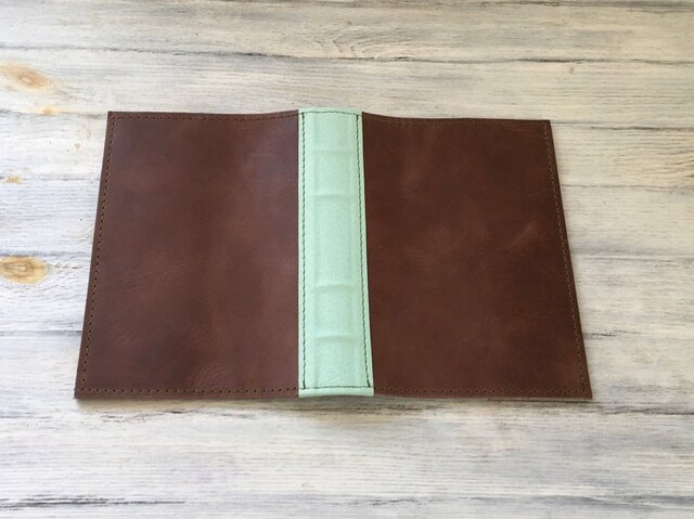 【オーダー品】洋古書風のブック・ブックカバー/ブラウン×リーフグリーンの画像1枚目
