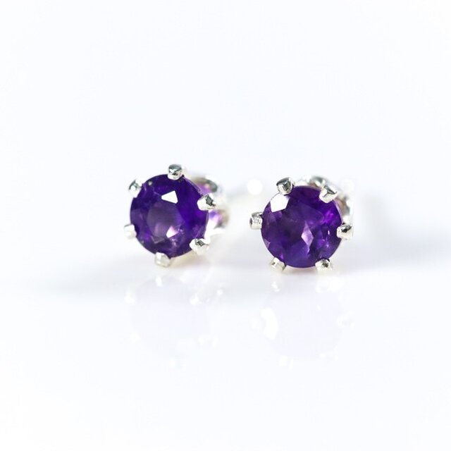 愛の守護石 VSランク アメジストのスタッドピアス 4mm 2月誕生石の画像1枚目