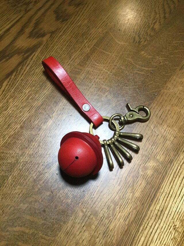 赤色鈴キーホルダーの画像1枚目