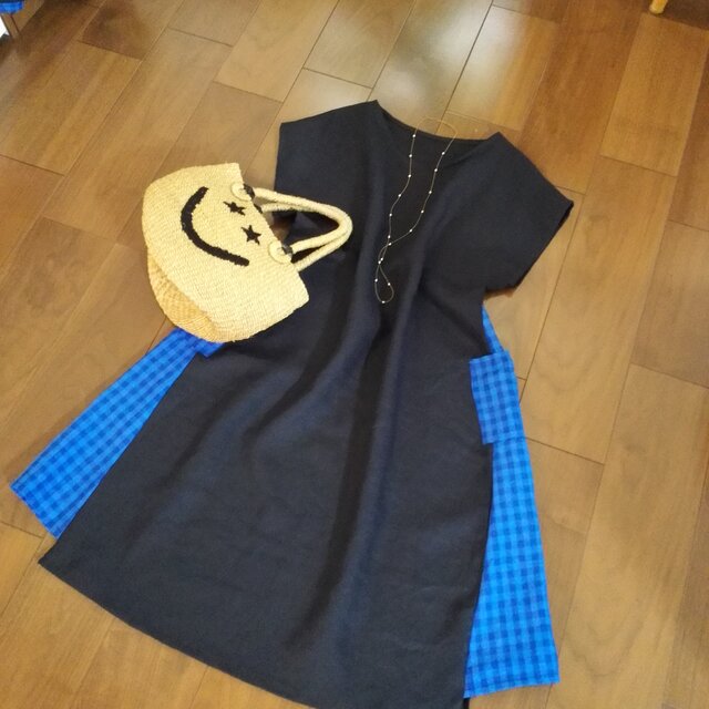 濃紺リネンとキレイなブルーチェックのワンピの画像1枚目
