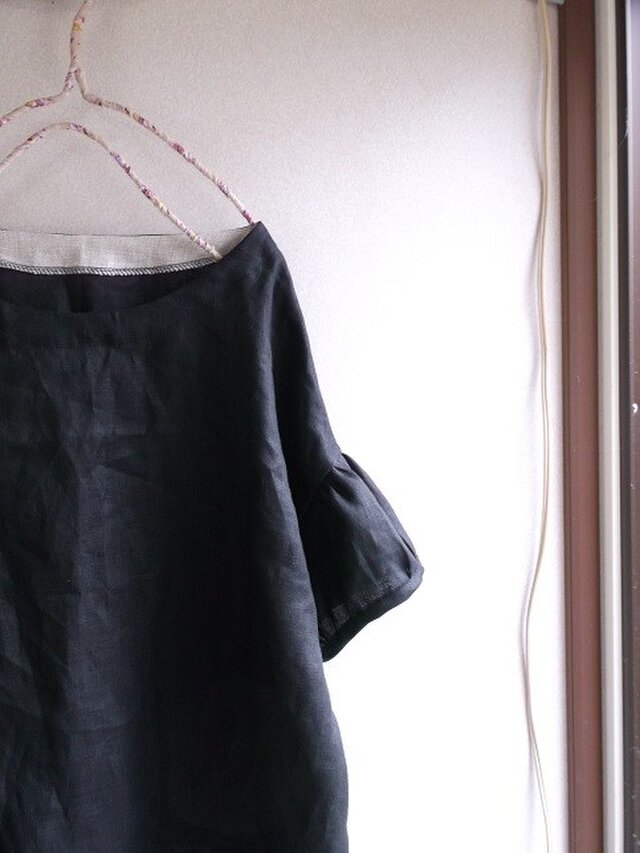 リネンパフ袖ブラウスの画像1枚目