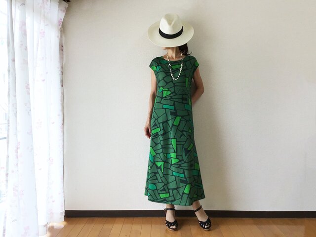 greengreenのミディ丈ワンピースの画像1枚目