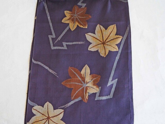 07051 人形の着物　古布　紋縮緬　12号 07051 人形の着物 古布 紋縮緬 12号