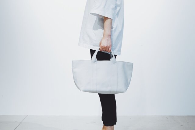 【廃盤20%OFF】YOKONAGA TOTE silver (シルバー)の画像1枚目