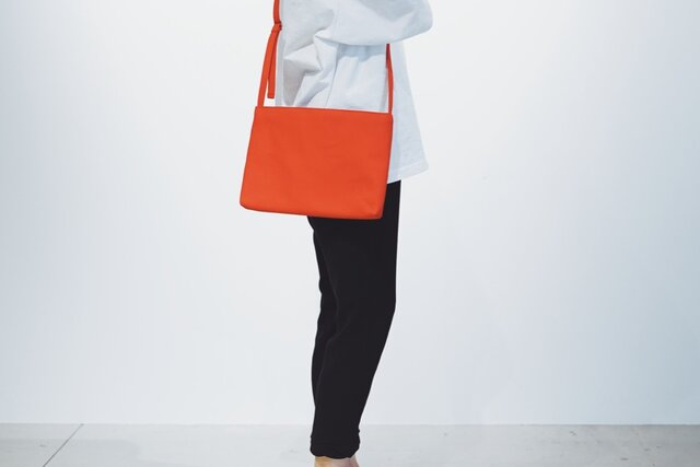 【廃盤20%OFF】FLAT SHOULDER red (赤)の画像1枚目