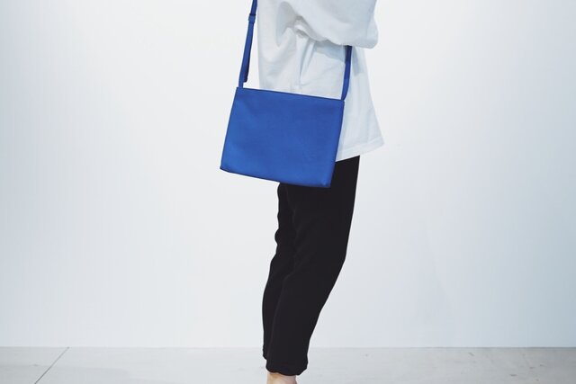 【廃盤20%OFF】FLAT SHOULDER blue (ブルー)の画像1枚目