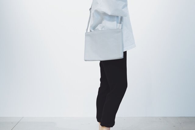 【廃盤20%OFF】FLAT SHOULDER silver (シルバー)の画像1枚目