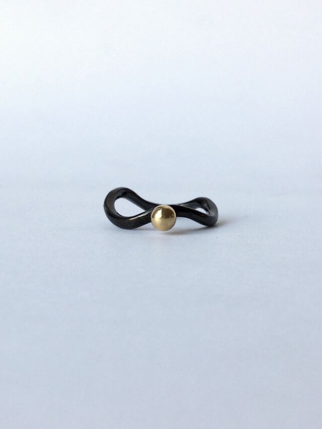 Black silver +k18 ball grain ringの画像1枚目