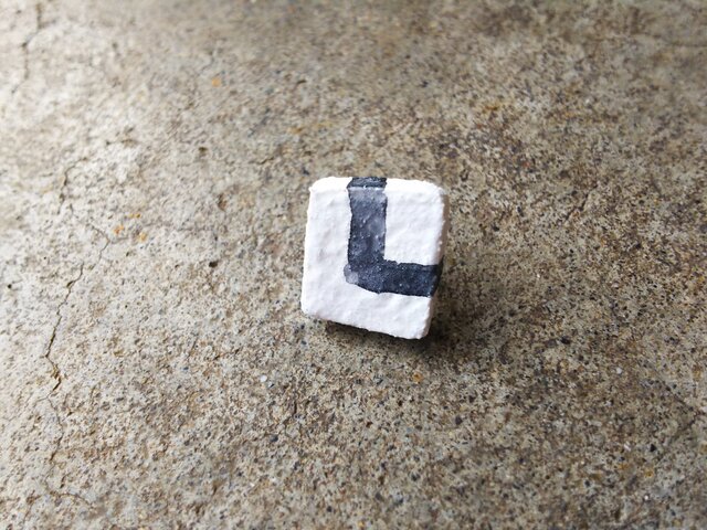 monotone badgeの画像1枚目