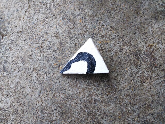 monotone badgeの画像1枚目