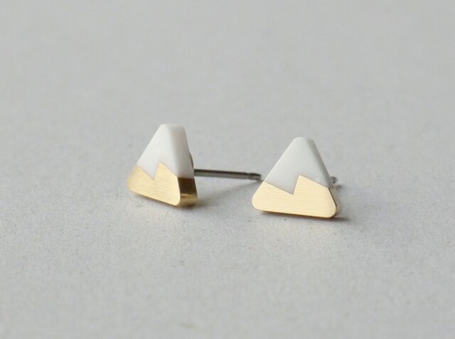 ジグザグピアス ▲ 白 平の画像1枚目
