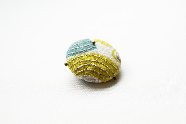 ブローチ "macaron_macaroni_yb"の画像1枚目