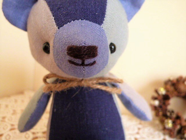 【受注制作】リネンパッチのくまちゃん*あおいろの画像1枚目