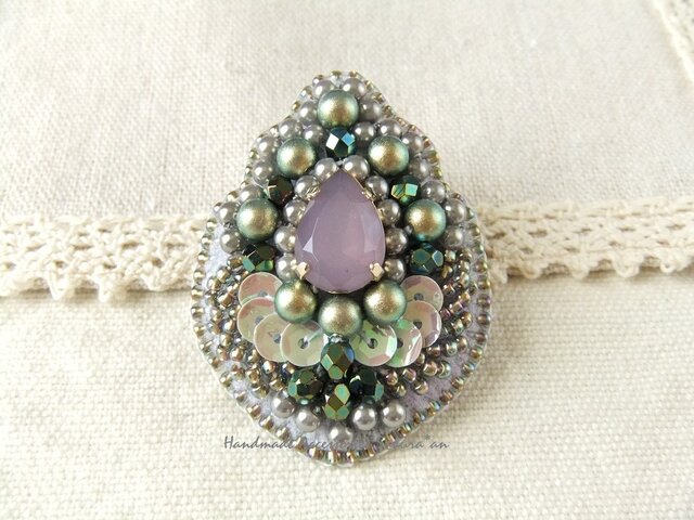 Brooch ドロップ スワロ ビーズ刺繍 (K0692)の画像1枚目