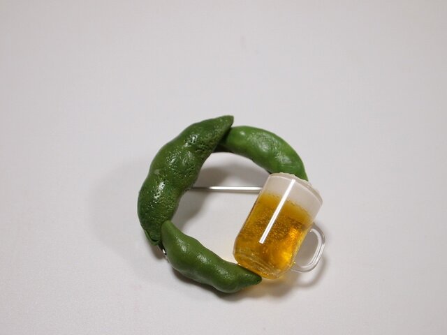 ビールと枝豆のブローチの画像1枚目