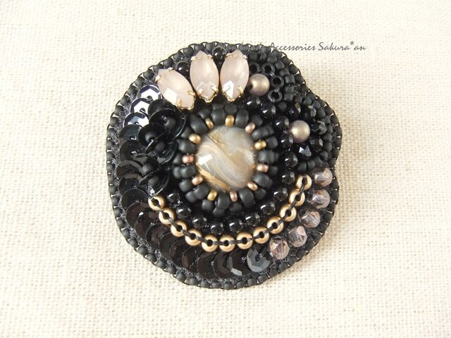 Brooch ビジュー スパングル ビーズ刺繍 (K0693)の画像1枚目
