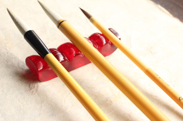 ガラス製 書道具 筆置き 筆架「とぅるんなる・茜」其の弐 | iichi 日々