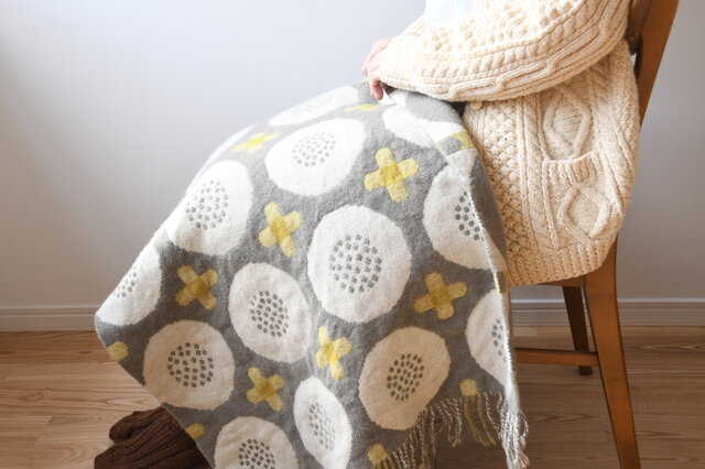 ひなぎくのスモールブランケット light grey×yellowの画像1枚目