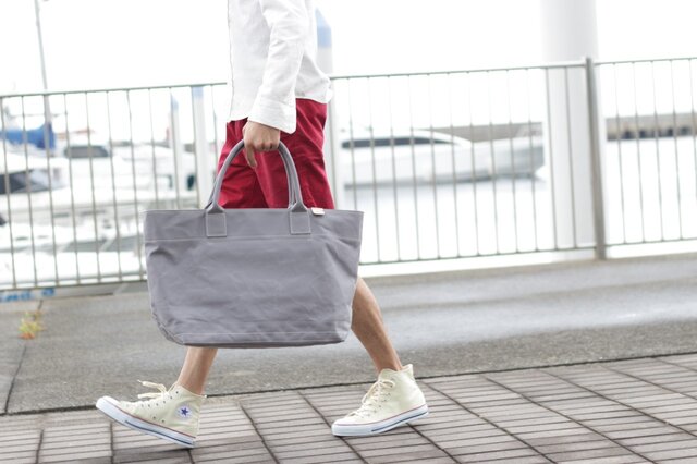 レザーバッグ職人が作った帆布の大きなトートバッグ グレー【送料無料】の画像1枚目