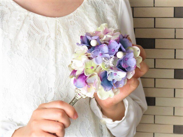 スワロフスキーがキラリ あじさいフラワーミラー 手鏡 デコミラー 楽屋ミラー お誕生日の画像1枚目