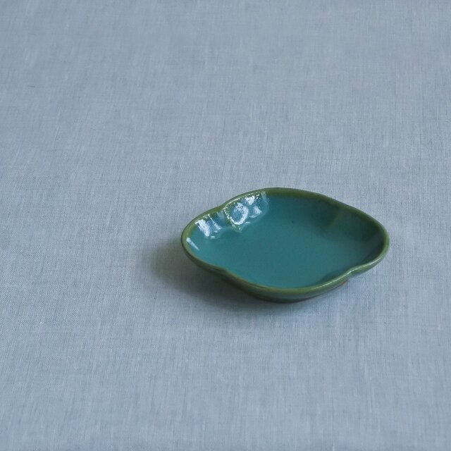 木瓜豆皿 糠青磁釉の画像1枚目