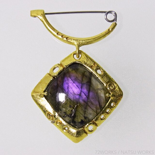 パープル ラブラドライト ブローチ Labradorite