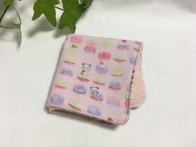 ガーゼタオルハンカチ マカロンパンダ ピンクの画像1枚目