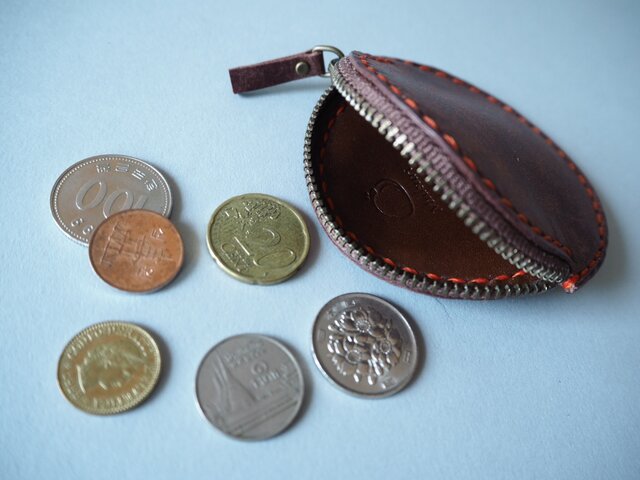 イタリアンレザーの丸コインケース ブラウン | iichi 日々の暮らしを