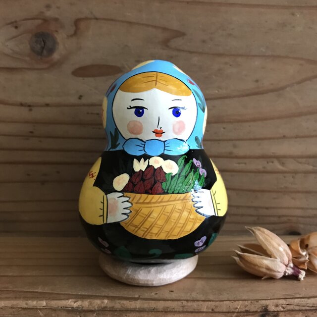 ローゼルの花籠を持ったマトリョータンの画像1枚目