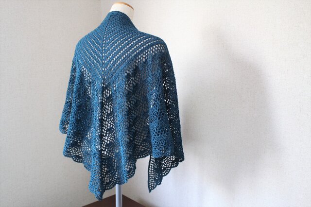 シルクの三角ショール | iichi 日々の暮らしを心地よくする