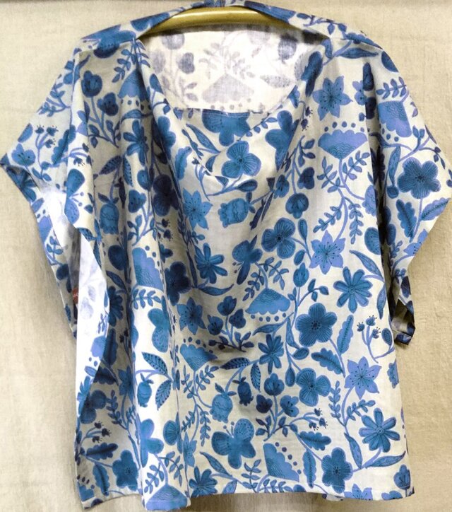 おくるみに使える授乳ケープWガーゼ グレー×花ブルー 綿100%の画像1枚目