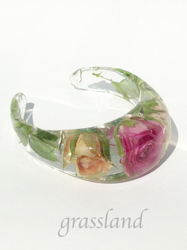 RoseGarden バングル(本物のバラを閉じ込めた)の画像1枚目
