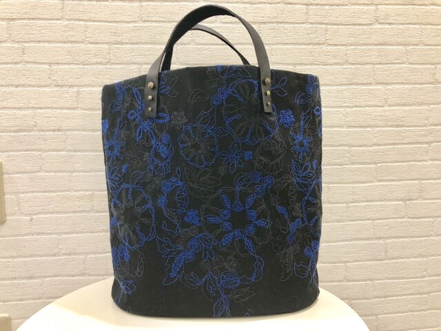 麻のバックの画像1枚目