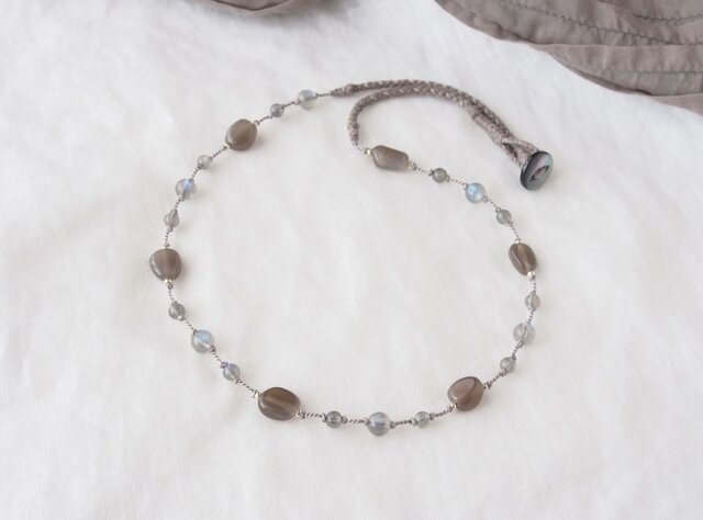 Gray Necklace(ムーンストーン×ラブラドライト)の画像1枚目