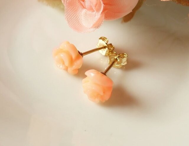 P114*ピンク珊瑚（薔薇）☆スタッドピアス | iichi 日々の暮らし