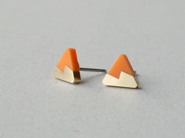 ジグザグピアス ▲ オレンジ 平の画像1枚目