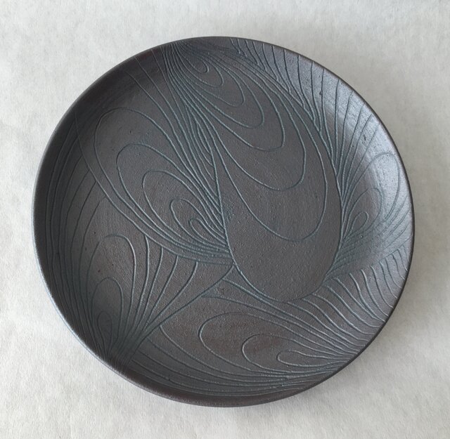 黒陰刻皿の画像1枚目