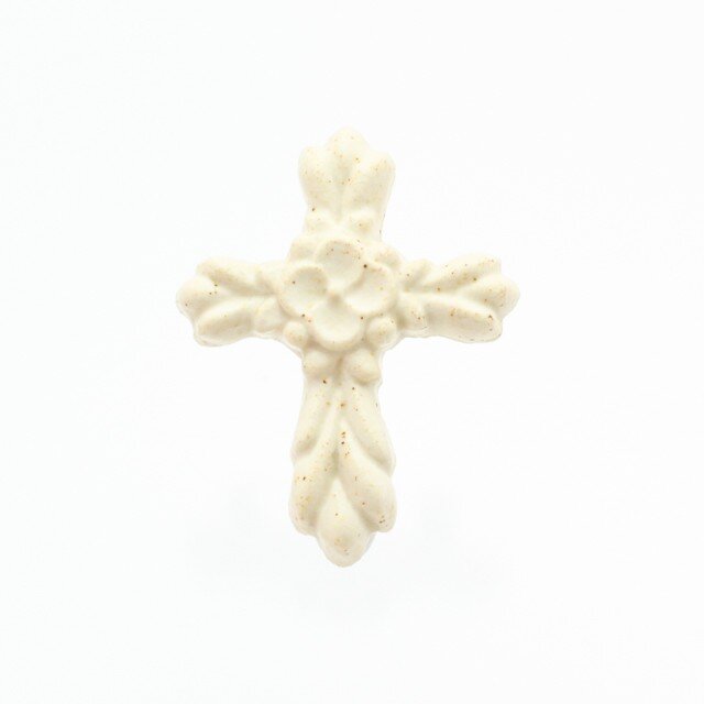 陶器ブローチ 十字架-Cross-(生成り)の画像1枚目