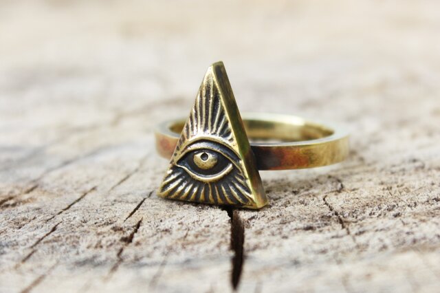 金色の目のリングの画像1枚目