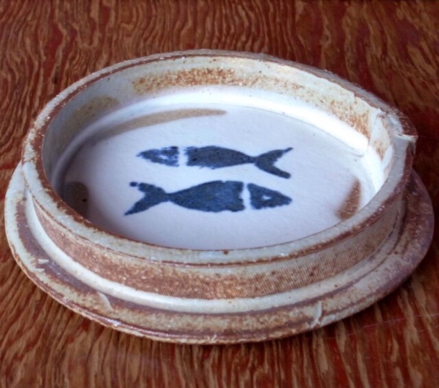 双魚文のお皿の画像1枚目