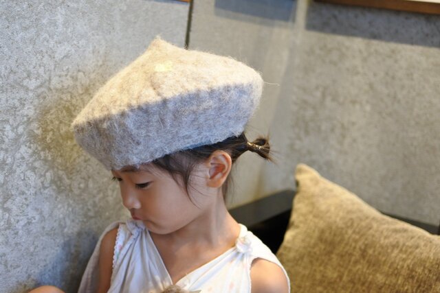 kids ベレー帽 felt 〜スタンダード 白〜 【リバーシブル対応】(2歳〜10歳頃)の画像1枚目
