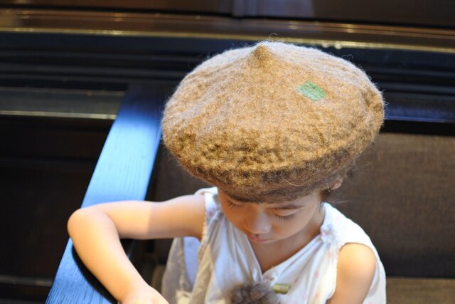 kids ベレー帽 felt 〜スタンダード 淡茶〜 【リバーシブル対応】(2歳〜10歳頃)の画像1枚目