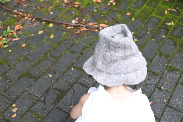 kids ハット felt 〜グレー × 茶〜 【リバーシブル対応】(2歳〜6歳頃)の画像1枚目