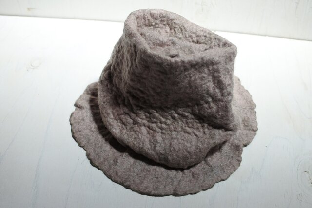 kids ハット felt 〜ピンクグレー × ダークグリーン〜【リバーシブル対応】(2歳〜6歳頃)の画像1枚目
