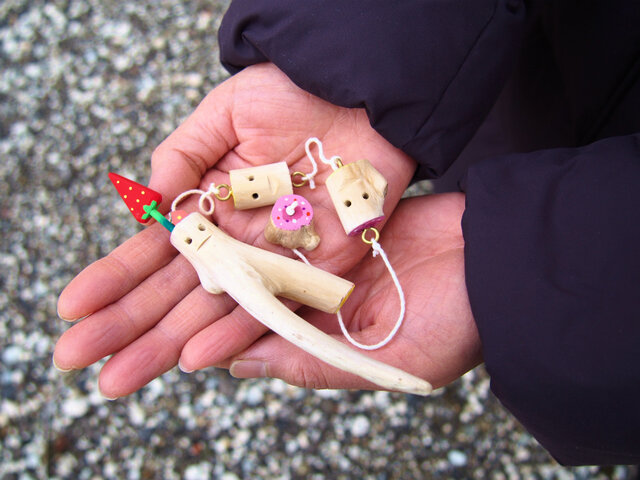 ゆら~りゆらゆら小枝ちゃん 苺の木 オーナメント縦型の画像1枚目