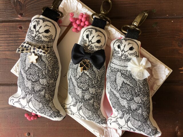 大人のキーホルダー おめかしフクロウちゃんとおでかけ梟君。の画像1枚目