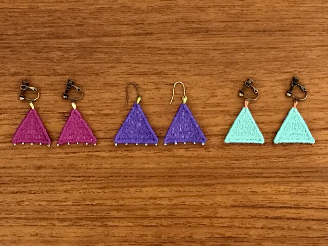 刺繍アクセサリー(三角)の画像1枚目