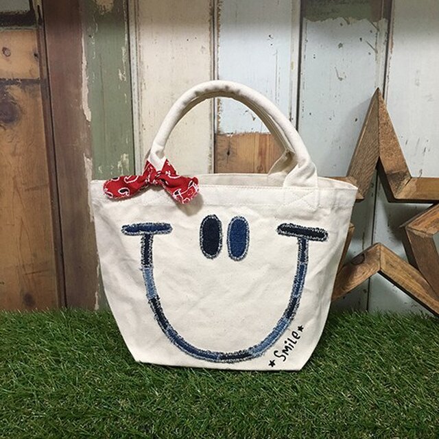ツギハギデニムスマイルミニトートの画像1枚目